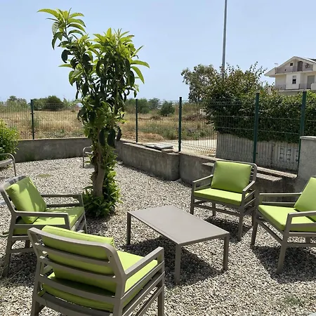 Isca Calabretta M28 Apartment