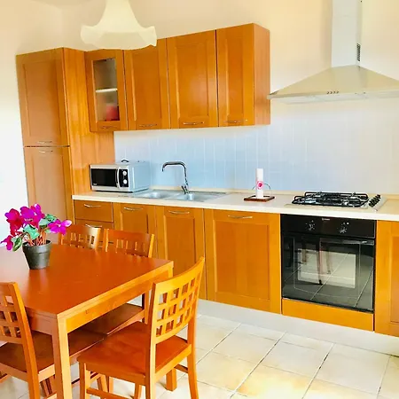 Isca Calabretta M28 Apartment